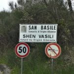Straßenschild (San Basile) (2)