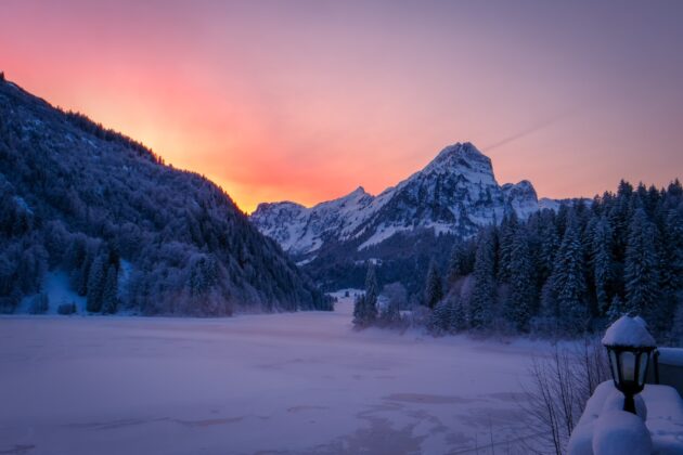 Glarus Obersee N&auml;fels